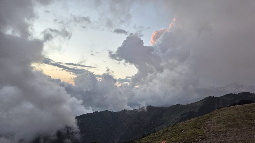 Billing covered in clouds