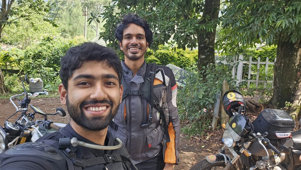 Final goodbye pic - Munnar bike trip