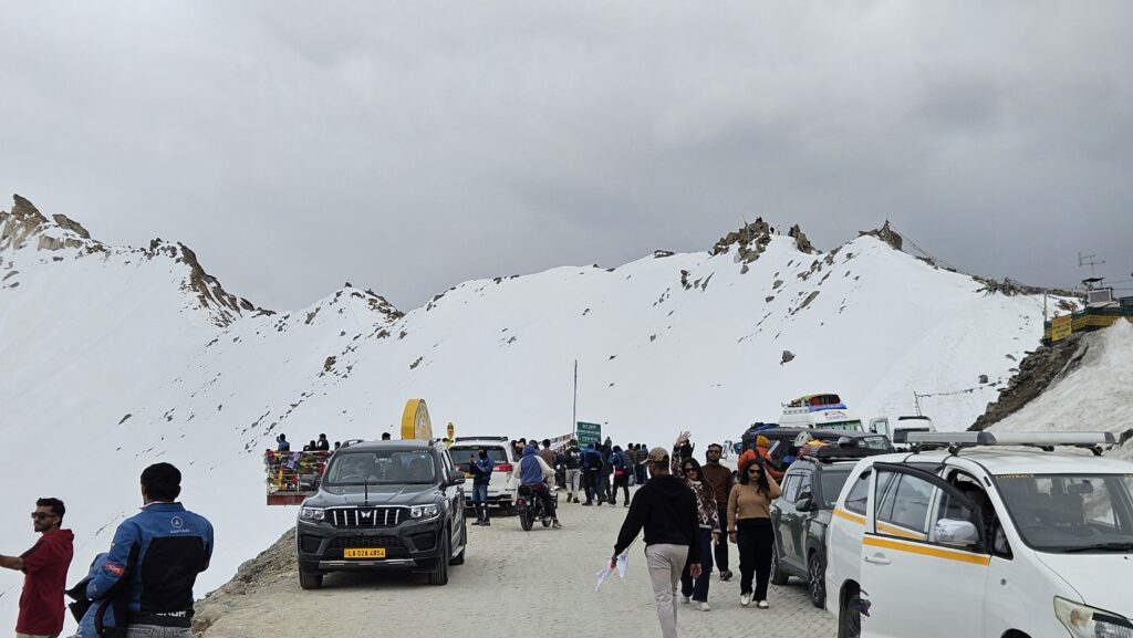 Khardung La Nubra Valley Pangong itinerary - Khardung La