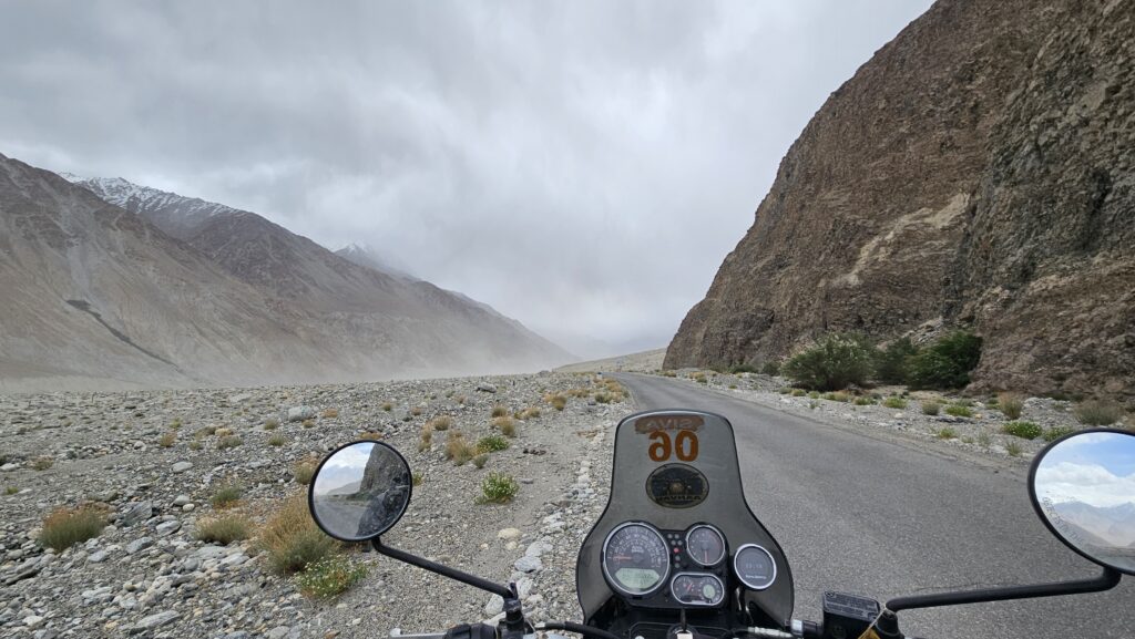 Khardung La Nubra Valley Pangong itinerary - Himalayan Sandstorm